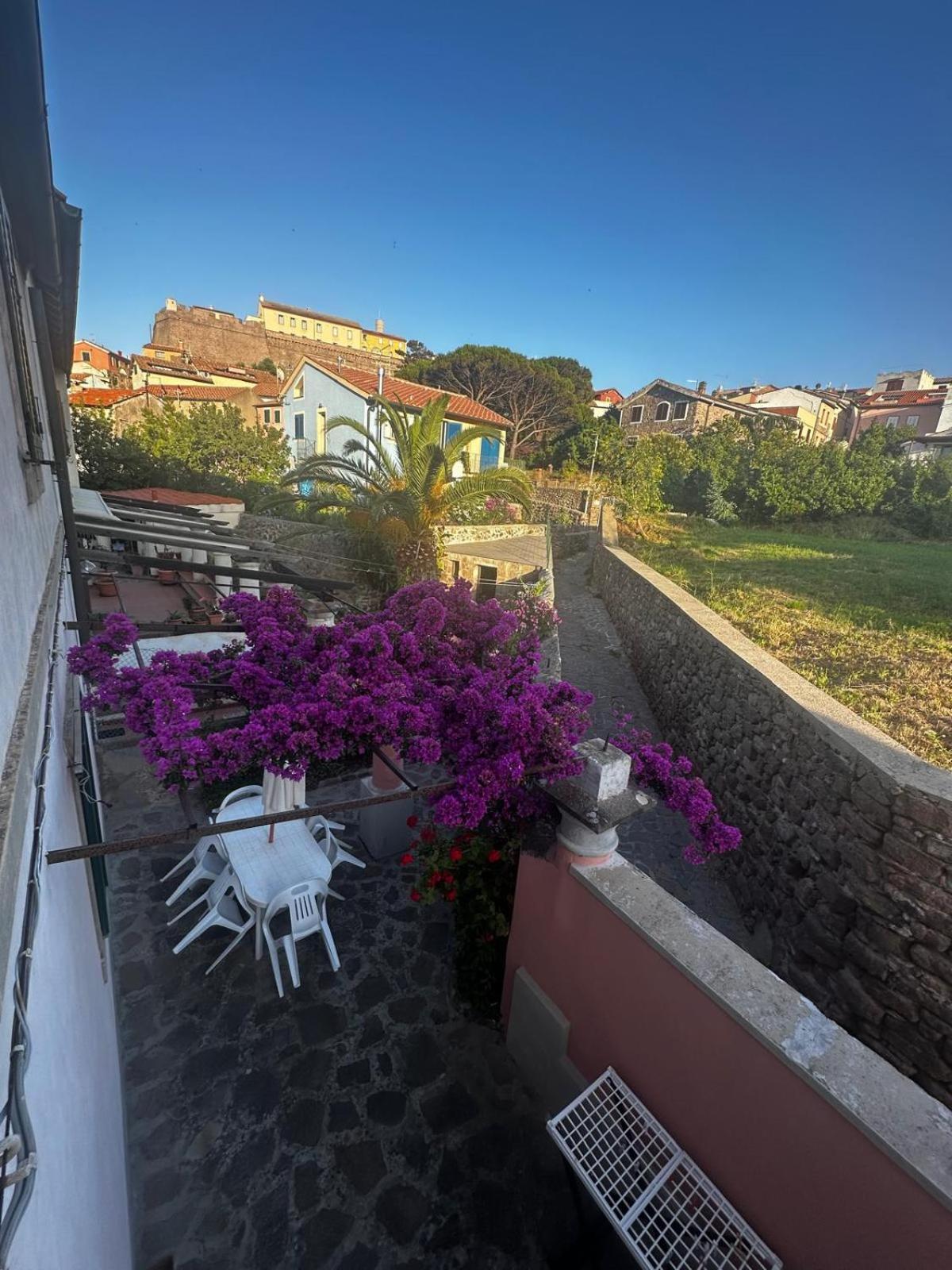 Villa Maison Des Amis Capraia Exterior foto